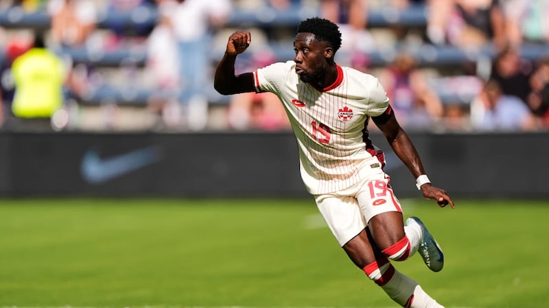 El zaguero canadiense Alphonso Davies durante un partido amistoso contra Estados Unidos, el 7...