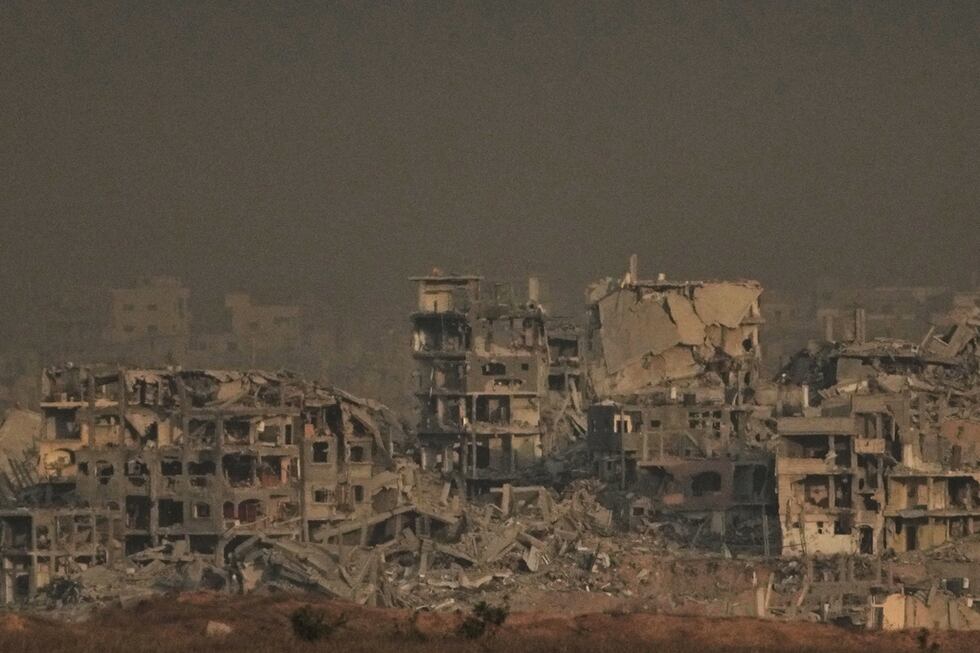 Edificios que quedaron destruidos durante la campaña militar aérea y terrestre de Israel, el...