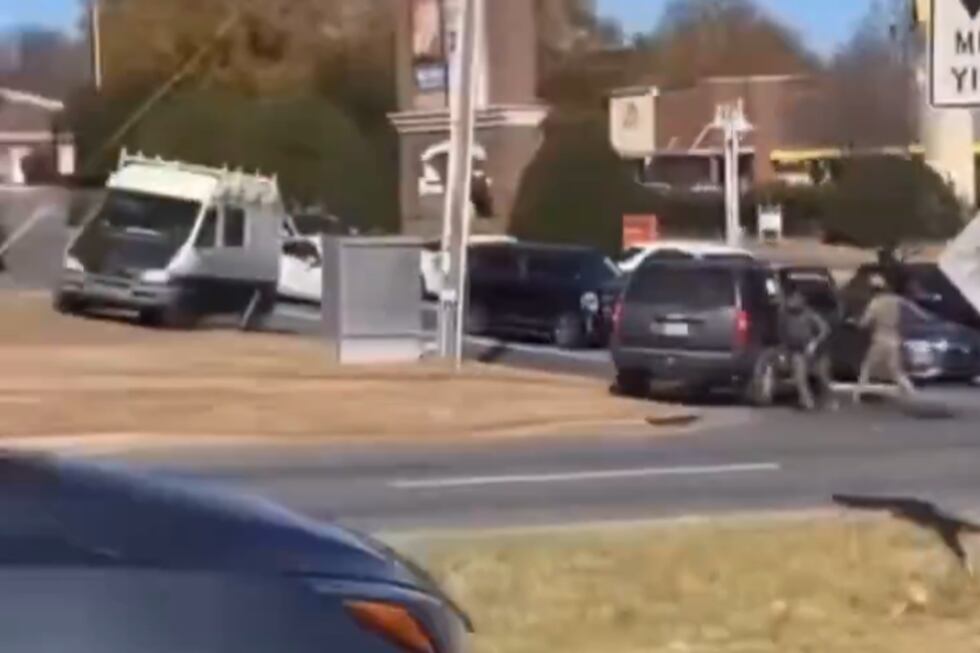 Un agente de la ley resultó herido durante una aparente operación de la Patrulla Fronteriza en...