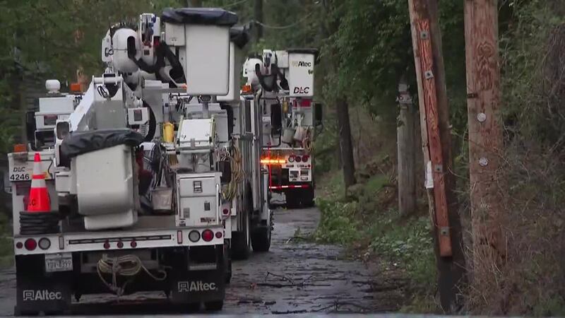 Muere electrocutado tras intentar quitar cables que cayeron sobre su vehículo