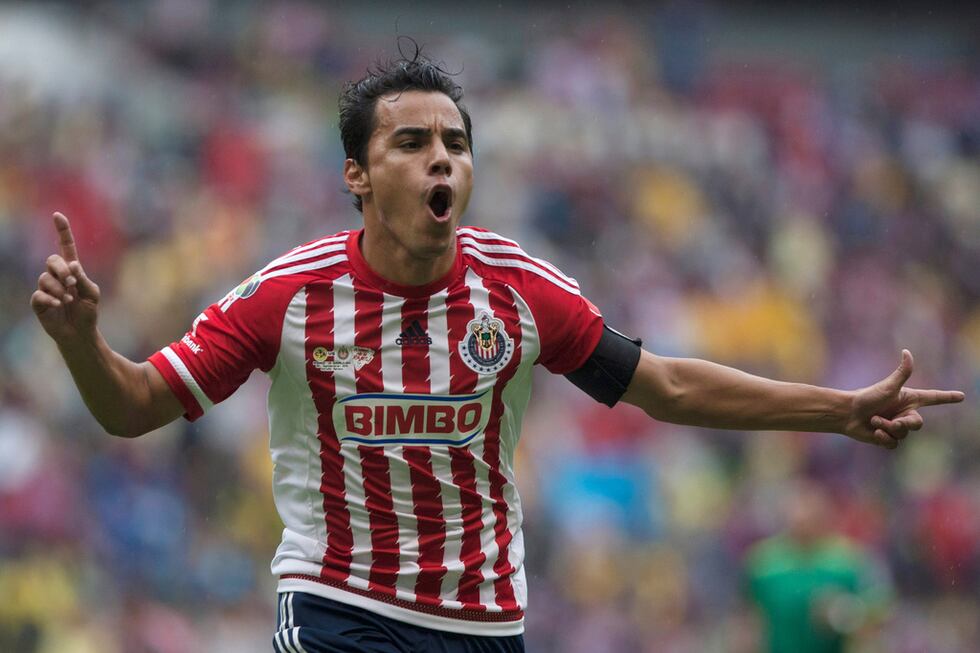 ARCHIVO - Foto del 26 de septiembre del 2025, Omar Bravo de Chias celebra tras anotar en el...