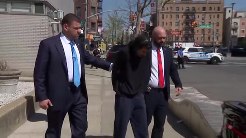 Hispano bajo arresto por el caso de bebé de 7 meses que murió por bala perdida mientras estaba...