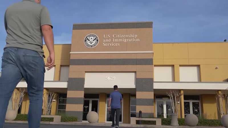 Grupo de migrantes presentó demanda colectiva luego de que sus trámites migratorios fueran...