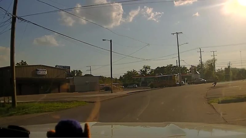 Policía de Nashville da a conocer el video del momento en que un joven dispara a un oficial