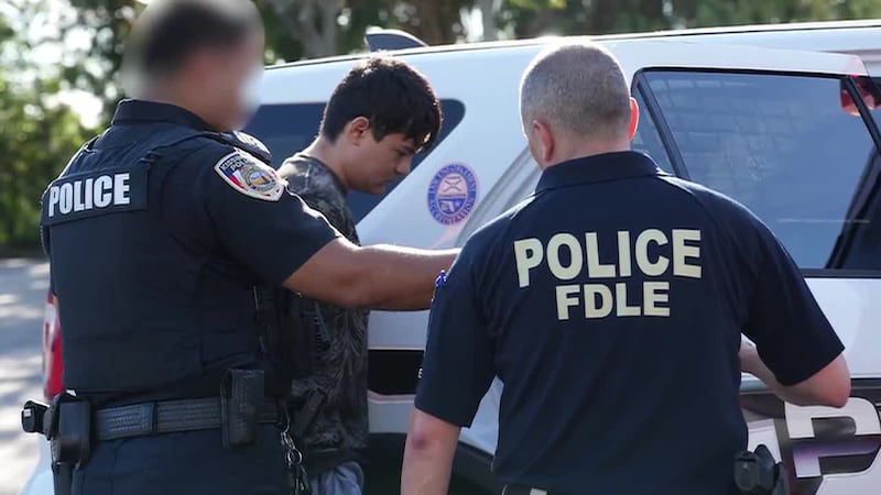 Hispano enfrenta decena de cargos de posesión de material de abuso sexual infantil. Según las...